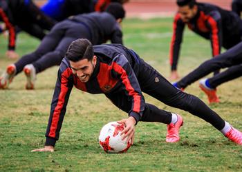 طبيب الأهلي يوضح تطورات إصابة وليد أزارو وموعد عودته