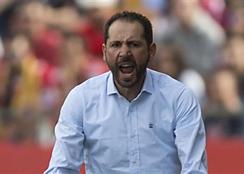 مدرب إشبيلية منير يغيب أمام برشلونة لهذا السبب وهل نضع قناصا لإيقاف خطورة ميسي