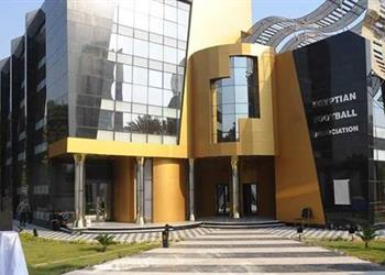 اتحاد الكرة يوضح لـ بطولات سبب اختيار حكم إيطالي لمباراة الزمالك وبيراميدز