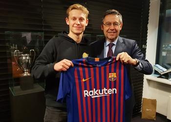 رسميا برشلونة يعلن التعاقد مع دي يونج من أياكس