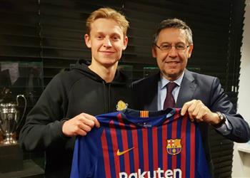 دي يونج يكشف لماذا رفض باريس سان جيرمان وسيتي ووافق على عرض برشلونة