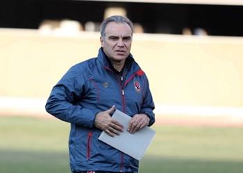 لاسارتي يحاضر لاعبي الأهلي قبل مباراة المقاصة في الدوري