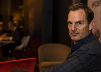 دي بور ميسي سيقع في حب دي يونج