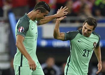 سيدريك سواريس يصل ميلان للتوقيع مع إنتر