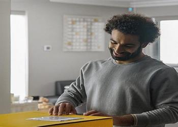 محمد صلاح يشارك في فيديو دعائي لشركة بريد دولي