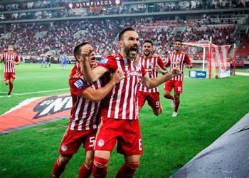 احمد حسن كوكا ي شارك في فوز أولمبياكوس على لاريسا برباعية بالدوري اليوناني