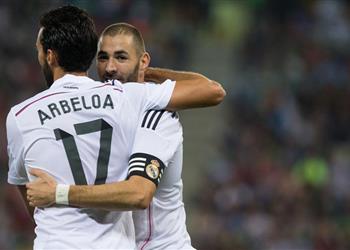 أربيلوا بنزيما الأفضل في العالم باعتراف سبعة مدربين