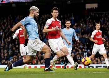 بالفيديو هاتريك أجويرو يقود مانشستر سيتي لإسقاط آرسنال في غياب النني بالبريميرليج