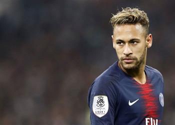 نيمار يعود إلى برشلونة لاستئناف برنامجه العلاجي