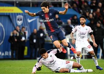 رسميا باريس سان جيرمان يعلن التشخيص النهائي لإصابة كافاني