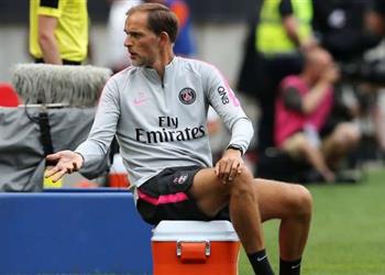 بعد كافاني سان جيرمان يؤكد غياب نجم آخر عن مواجهة مانشستر يونايتد