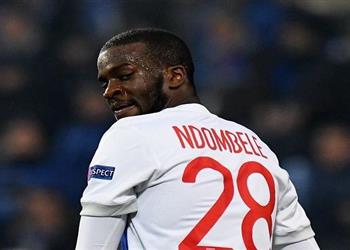 مانشستر يونايتد يتواصل مع ممثلي لاعب ليون