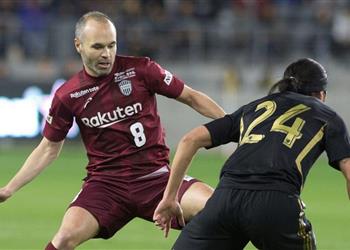 إنييستا حررت نفسي من التوتر بالرحيل عن برشلونة