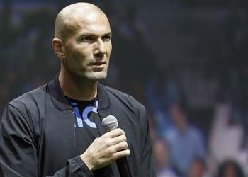 تشيلسي يفكر في زيدان لإقناع هازارد بالبقاء