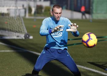 سيليسين يعود إلى تدريبات برشلونة