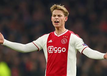 دي يونج تقنية الفيديو تساند الأندية الكبيرة وسنلعب بالشجاعة ذاتها أمام ريال مدريد بالإياب