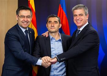 بعد فالفيردي برشلونة يستعد لتجديد عقد نجم الفريق