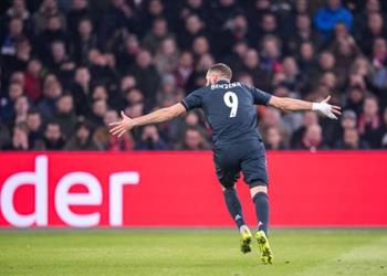 كريم بنزيما لاعب الشهر في ريال مدريد