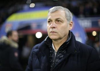 مدرب ليون حققنا فوز ا هام ا قبل مواجهة برشلونة بدوري الأبطال