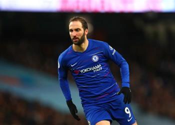 شكوك حول مستقبل هيجواين في تشيلسي بسبب ساري