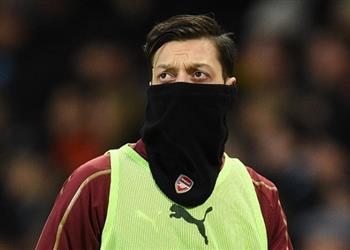 أوزيل يرفض سان جيرمان رغم علاقته السيئة مع إيمري ويحدد شرط ا للرحيل