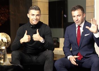 ديل بيرو مازح ا ربما هناك بند في عقد رونالدو بشأن الركلات الحرة