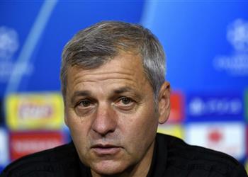 مدرب ليون عن غياب فقير أمام برشلونة سنفعل مثل سان جيرمان