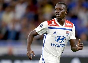 لاعب ليون يتحدى برشلونة قبل صدام الليلة في دوري أبطال أوروبا