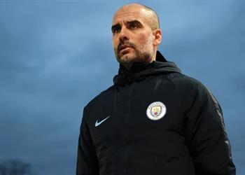 بأوامر من جوارديولا مانشستر سيتي يقترب من تجديد عقد مدافعه