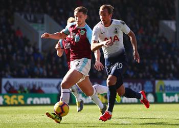 فيديو توتنهام يخسر أمام بيرنلي في البريميرليج بمشاركة هاري كين