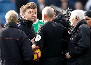 بوتشيتينو ينفعل على حكم المباراة بعد الخسارة أمام بيرنلي