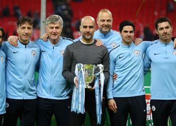 جوارديولا يرفض الم قارنة بألقابه مع برشلونة بعد التتويج بكأس الرابطة