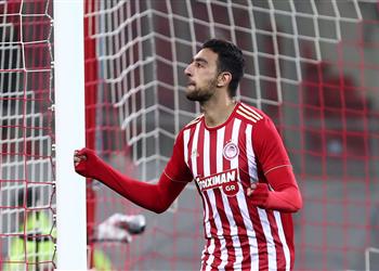 بالفيديو هاتريك كوكا يقود أولمبياكوس لاكتساح كريت بالدوري اليوناني