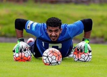 حارس الهلال أرضية ملعب برج العرب سيئة ودرسنا الاتحاد جيد ا