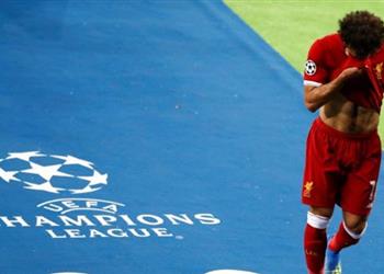 محمد صلاح ينعي ضحايا حادث قطار محطة مصر