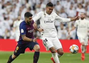 كاسيميرو يعترف بذكاء سواريز ويرفض الحديث عن رونالدو بعد ثلاثية برشلونة