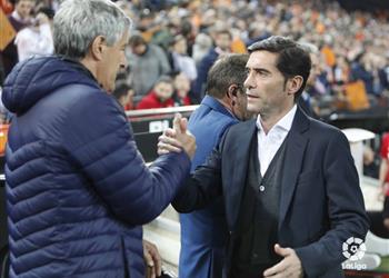 مدرب فالنسيا برشلونة الأقرب للفوز بكأس لاملك وكل شيء يمكن أن يحدث