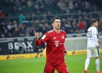 بايرن ميونخ يستغل خسارة بوروسيا دورتموند ويكتسح مونشنجلادباخ بخماسية