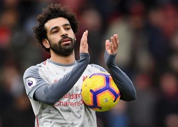 أسطورة الكرة الهولندية يستخدم محمد صلاح لانتقاد ليفربول وكلوب