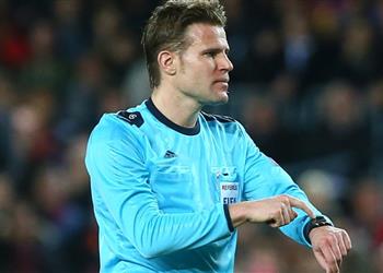 صحيفة هولندية تحذر أياكس من انحياز التحكيم لريال مدريد