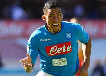 زوجة آلان تثير غضب جماهير نابولي بسبب قميص برشلونة