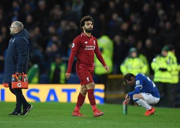 بيريس مدافعا عن محمد صلاح يقدم موسما رائعا وفارق واحد بينه وبين أجويرو