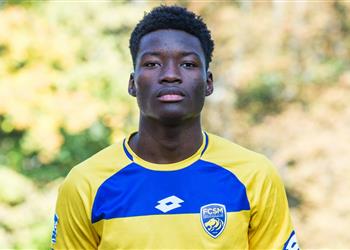 قطبا مانشستر ينافسان برشلونة على موهبة فرنسية