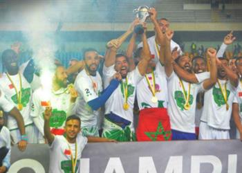 صحيفة مغربية تهاجم مدرب الأهلي السابق وتتطالب بإقالته من الرجاء