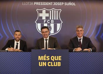 رسميا برشلونة يمدد عقد ألبا حتى 2024