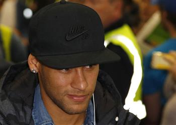 نيمار يرد على أنباء تحقيق الضرائب الإسبانية الجديد بسبب برشلونة