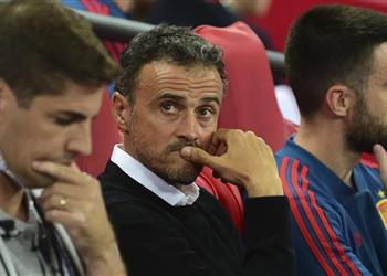 إنريكي يوضح سبب انضمام ماتا وثنائي ريال مدريد لقائمة إسبانيا