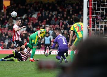 أحمد حجازي يشارك في فوز وست بروميتش على برينتفورد بالتشامبيونشيب