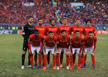 جماهير الأهلي تغازل محمد الشناوي بعد مباراة شبيبة الساورة الجزائري