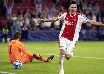 برشلونة يصدم ممثلي لاعب أياكس